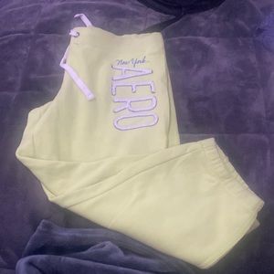 yellow aeropostale capri jogger size XL